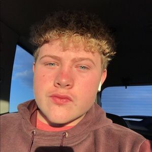 Meet your Posher, Derek